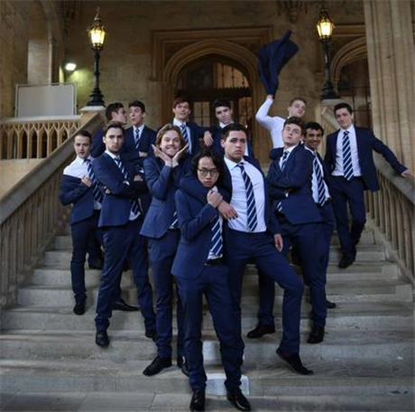 Out of the Blue: Oxfordââ‚¬â„¢s All-Male A Cappella Sensation 