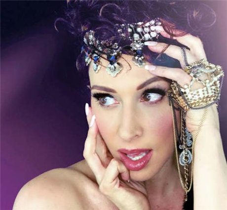 Lesli Margherita: Rule Your Kingdom
