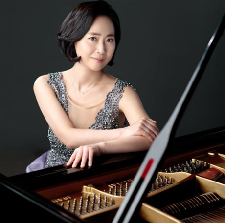 Moonhee Hwang, piano recital