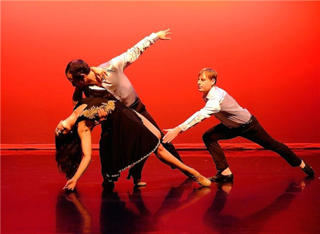 Annabella Gonzalez Dance Theater: Adelante